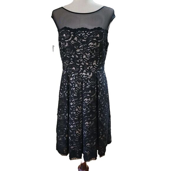 Eliza J Black Yoke Lace Fit and Flare Knee Length Cocktail Dress with Tulle Sz 8 - Picture 8 of 16